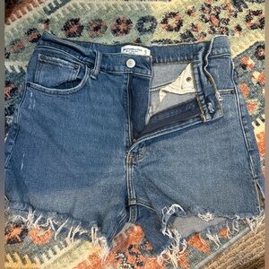 Abercrombie & Fitch 4” High Rise Mom Short - Size 27(4)